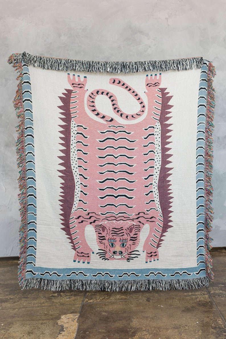 Cute Pink Bold tiger design on woven throw