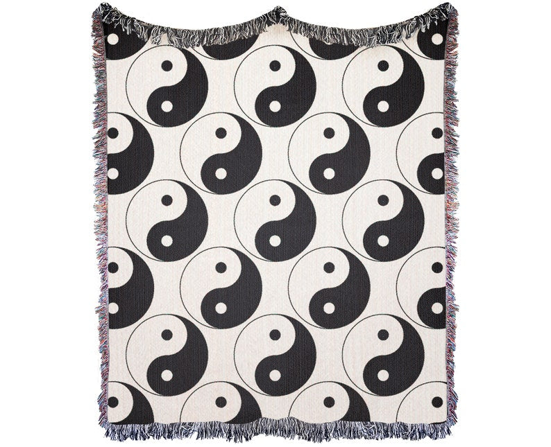 Yin Yang woven throw blanket in classic black and white
